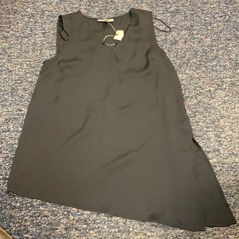 Dana Buchman Keyhole Tank Top sz. XS NWT